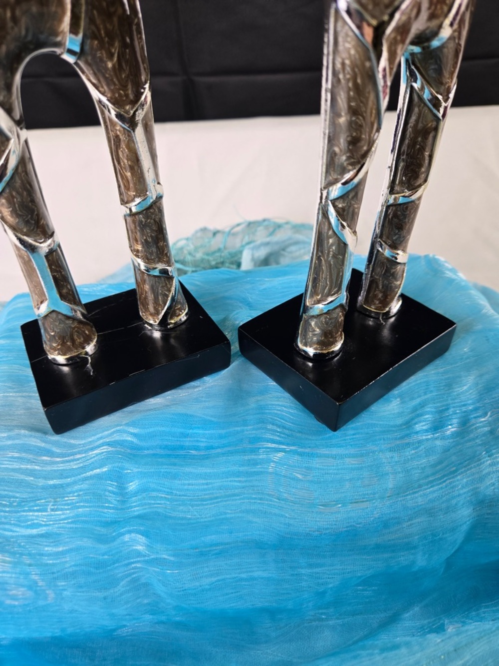 Silver and Brown Giraffe Sculptures Pair - Decorative Home Art - Picture 4 of 4